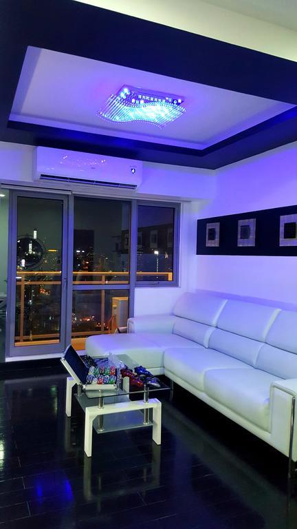 Modern Luxury Lower Penthouse Unit Manila Esterno foto