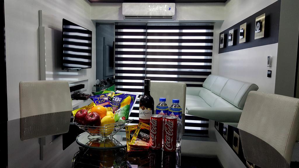 Modern Luxury Lower Penthouse Unit Manila Esterno foto