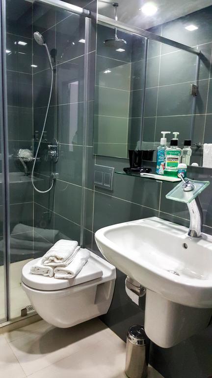 Modern Luxury Lower Penthouse Unit Manila Esterno foto