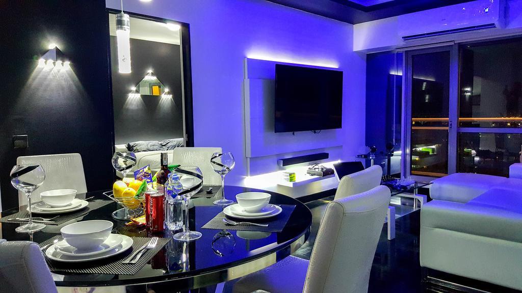 Modern Luxury Lower Penthouse Unit Manila Esterno foto